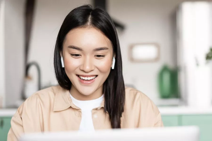 Start Talking to Japanese Women Online